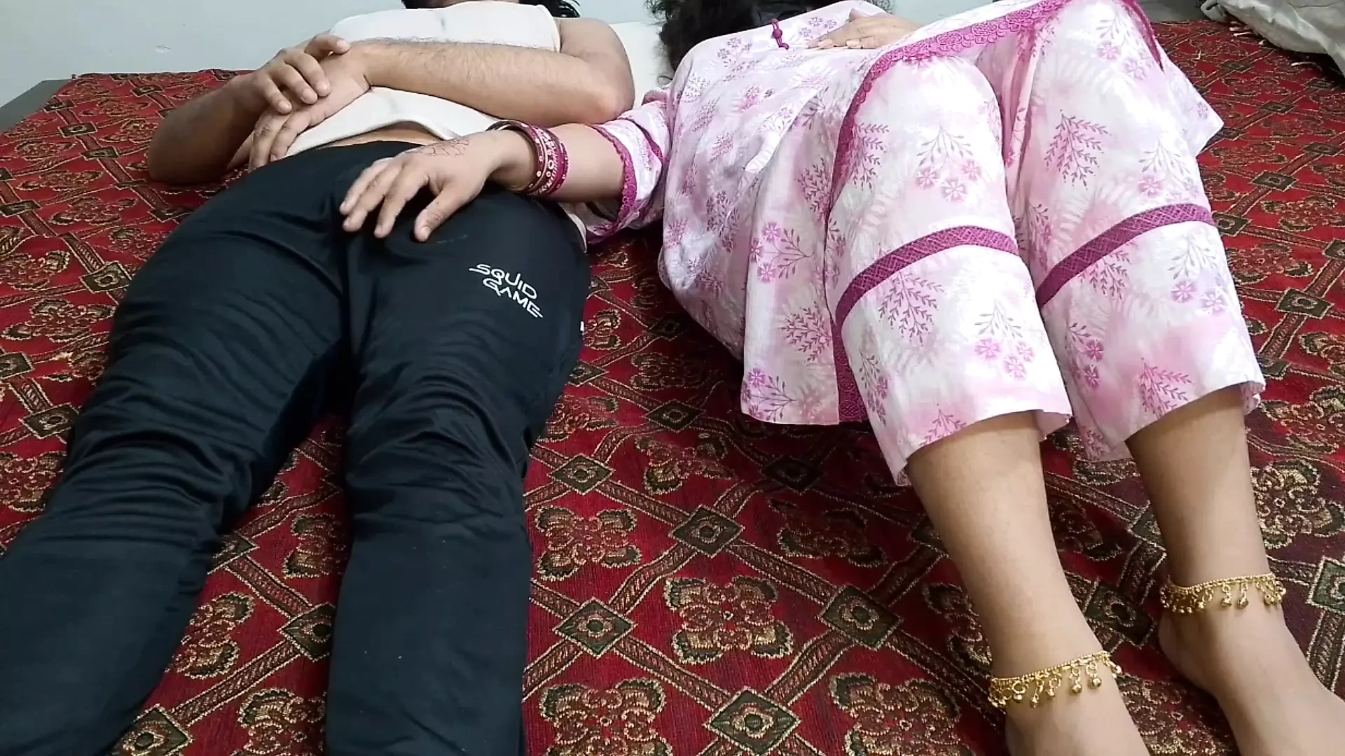 Stepmother forms a relationship with her stepson to satisfy her physical desires.