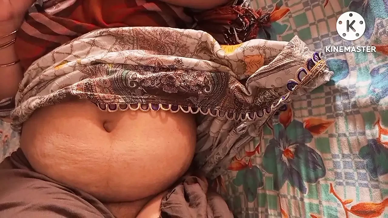 Pakistani boyfriend sucking girlfriend’s