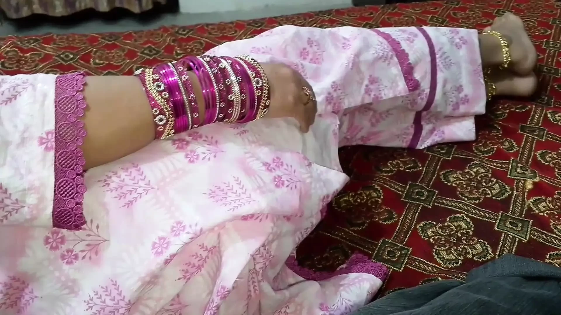 Step brother had sex with his Indian Step Sister when she was alone (Desi Sex)