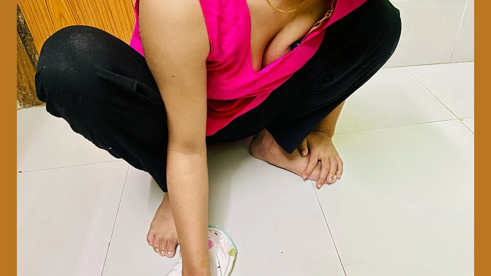 I couldn’t control my lust after seeing the beautiful maid