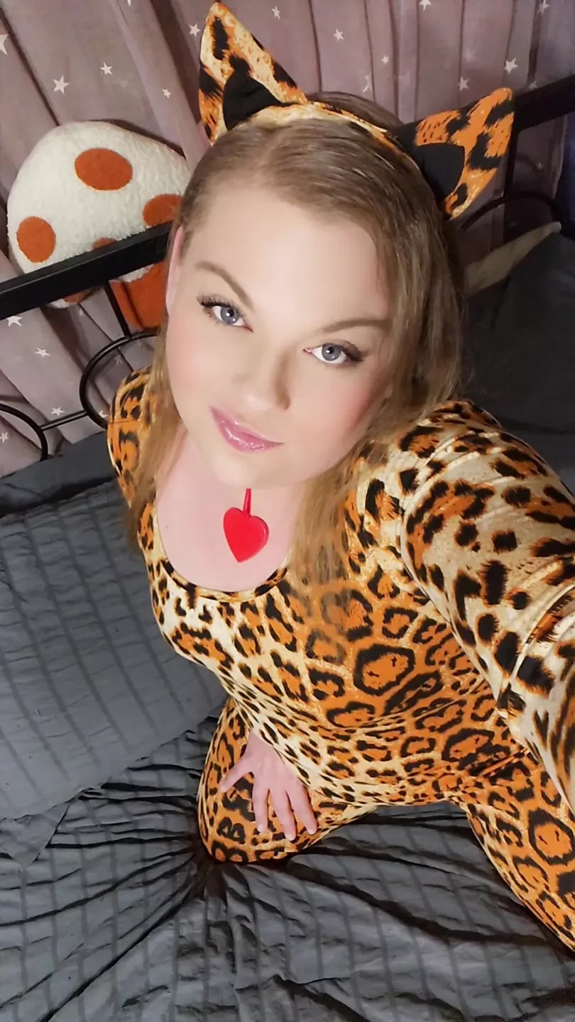 Chubby milf kitty teases and rubs pussy in catsuit