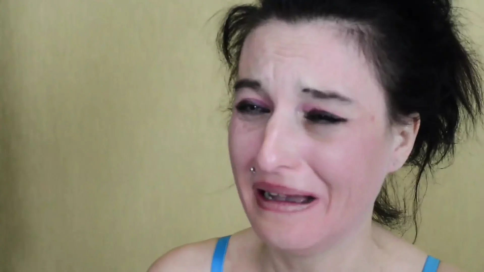 Faceslapping Extreme Slaps – I Will Slap Your Fucking Face Until Its Blaze!! by Domina Emilia and Her Slave Miranda