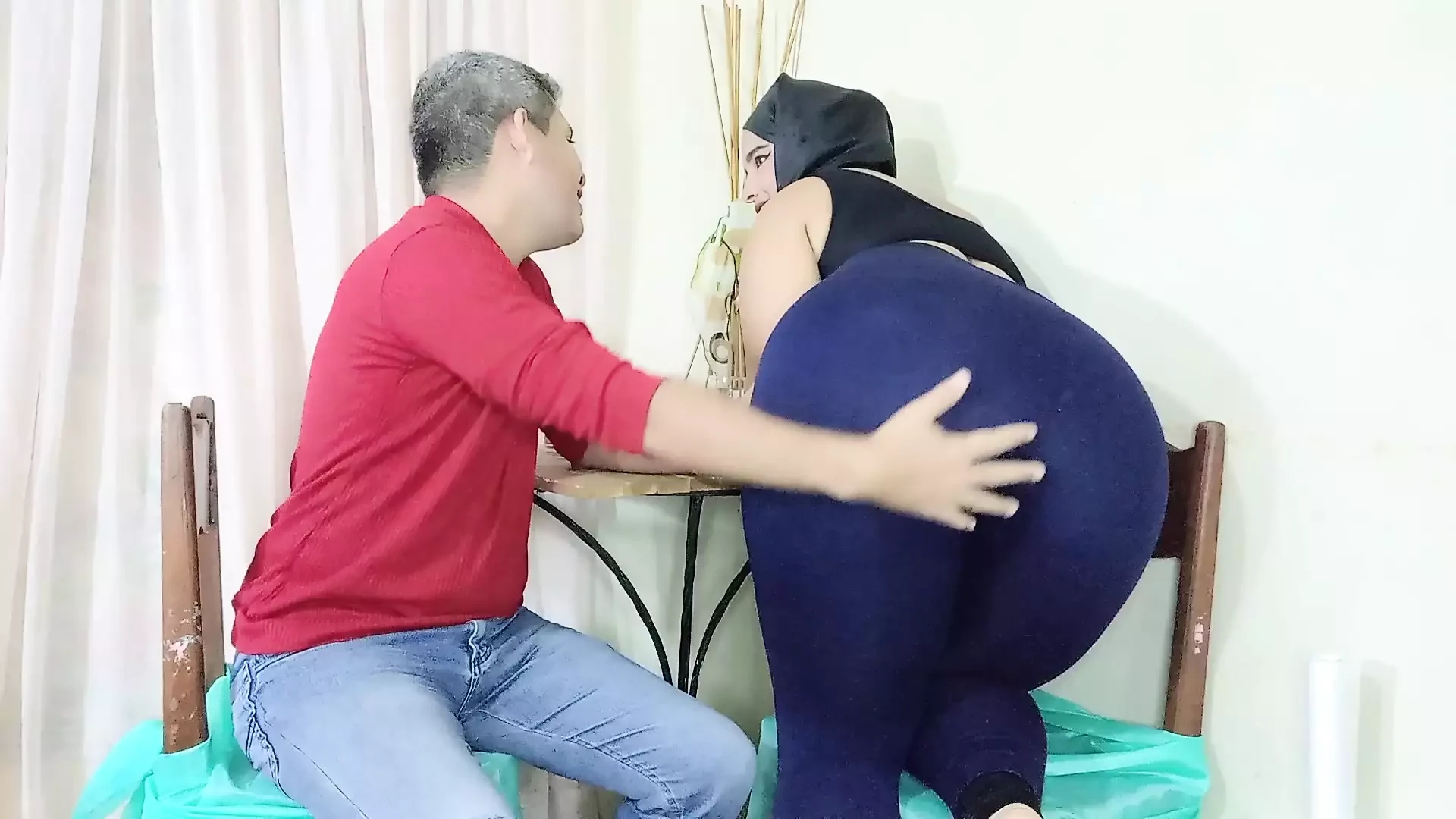 Thick Arab Girl Receives a Big Load of Cum in Her Pussy