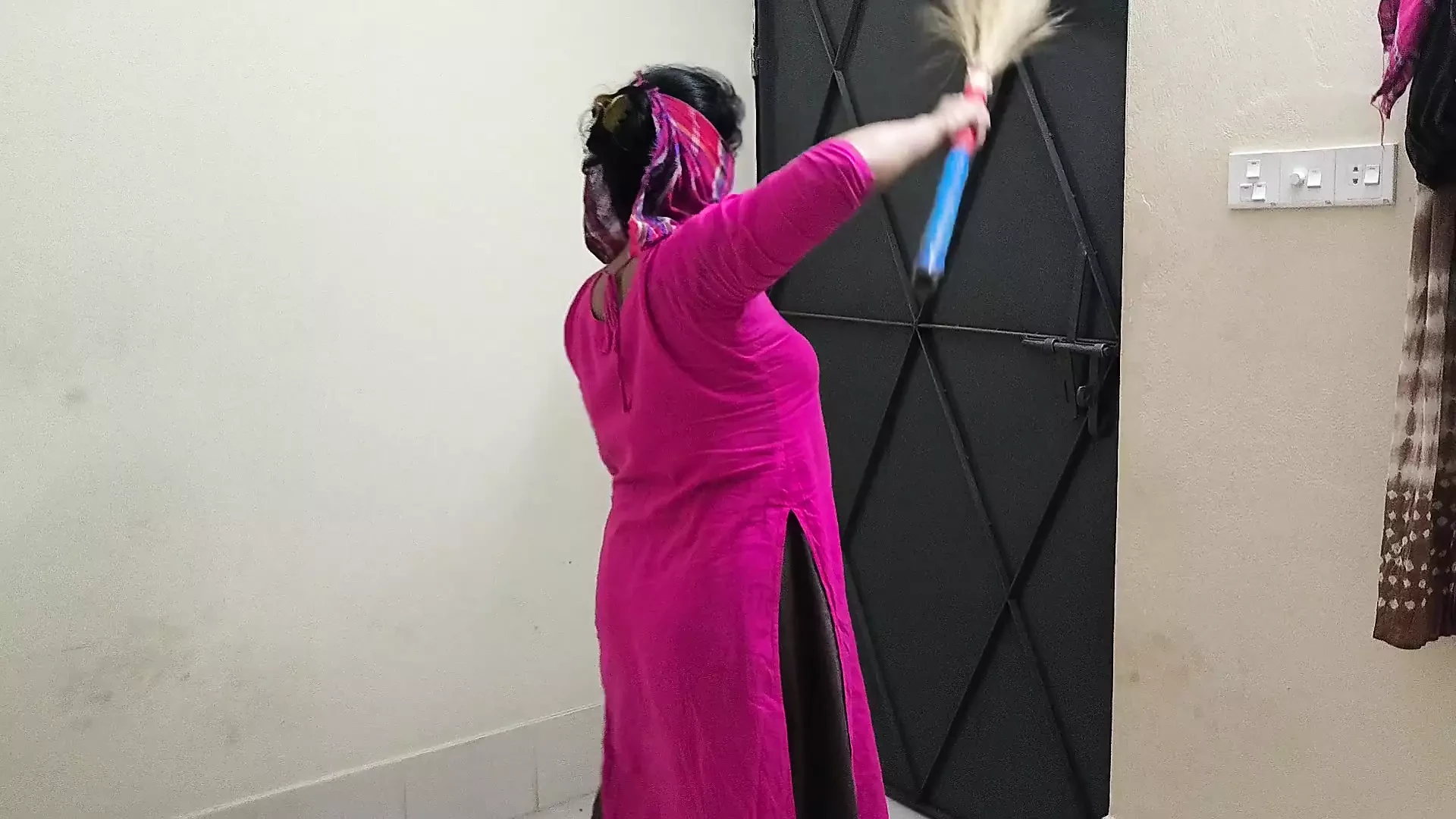 My  was cleaning my room but I hugged her and started fucking her ass