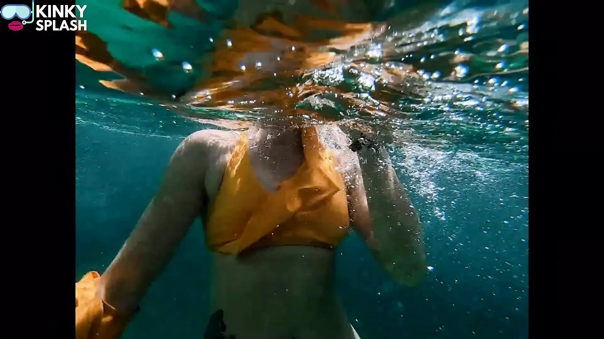 Snorkel Slut in Paradise – Underwater Flash & Naughty Tease