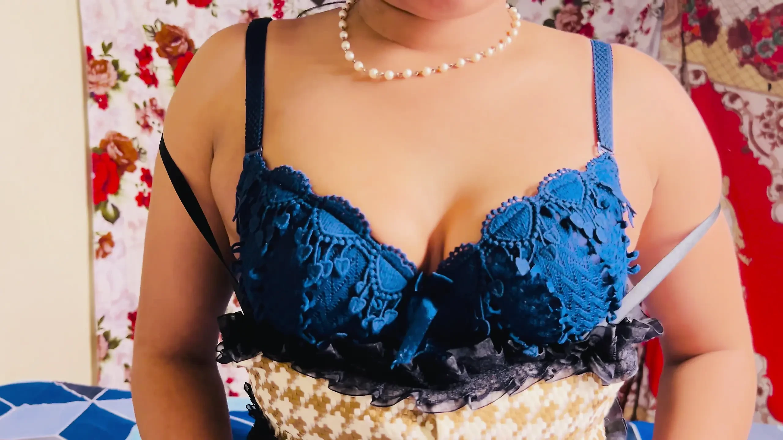 Jeja and sister-in-law secretly video with clear Hindi audio voice Indian hot cat 🐱 masked girl sister-in-law