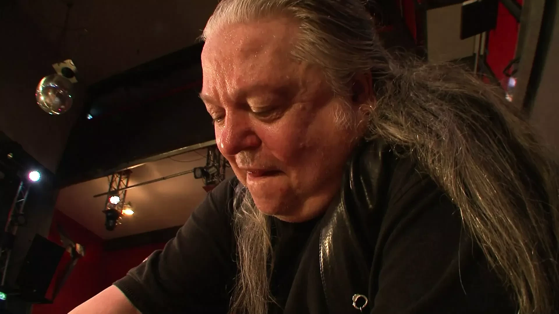 NO COMMENT!!! – (Chapter #01)