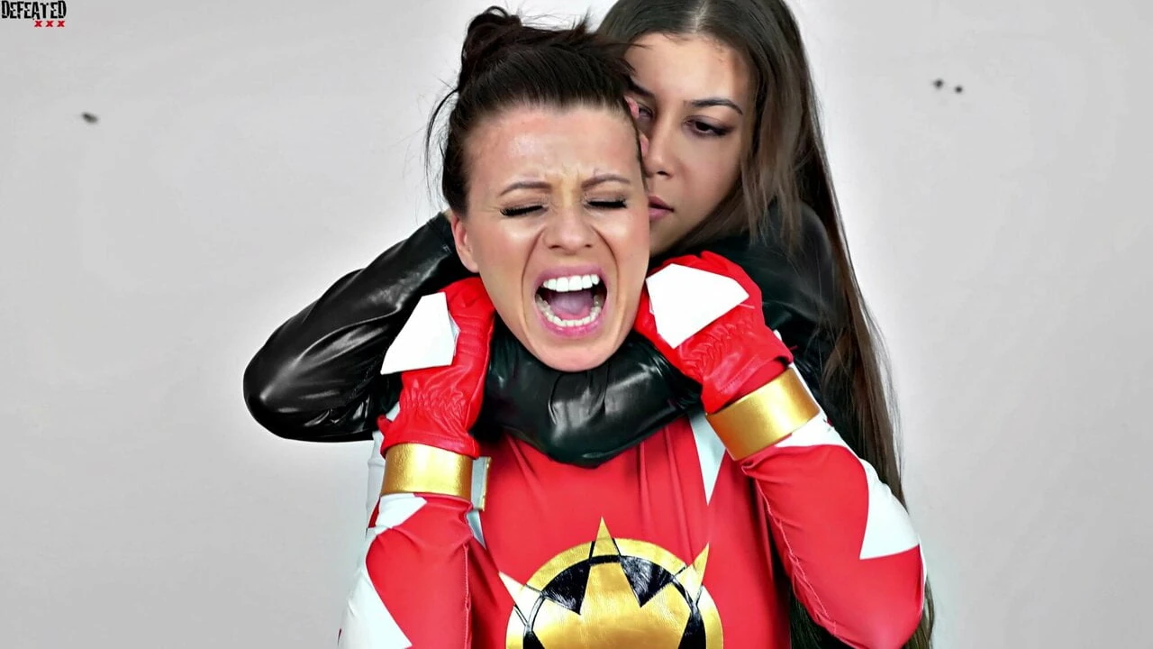 Lesbian Super heroes Sex Fight – Red Ranger defeated