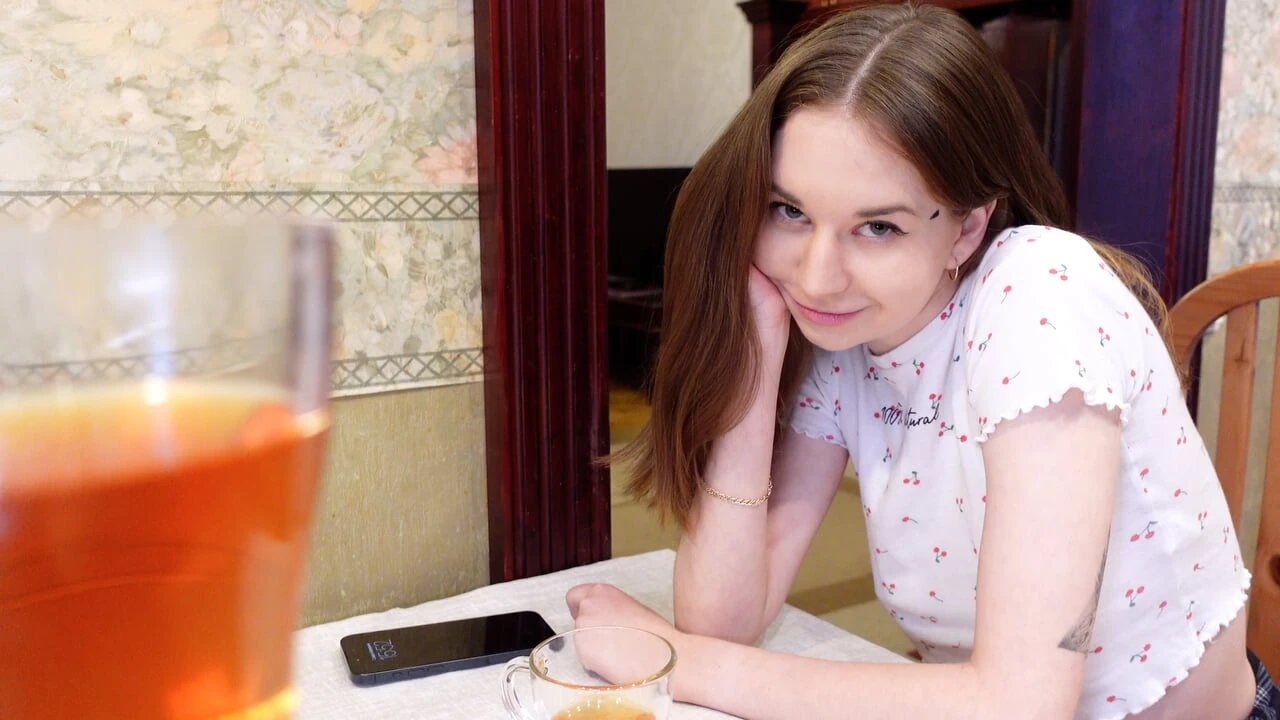 My roommate came home early and almost caught me… 🥵