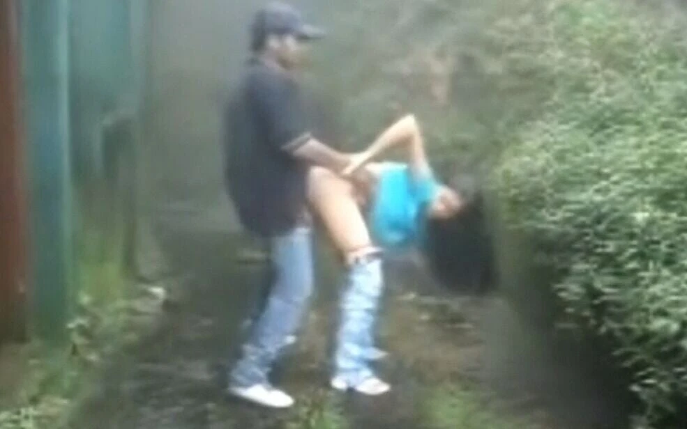 Horny Bhabhi Outdoor Fuck