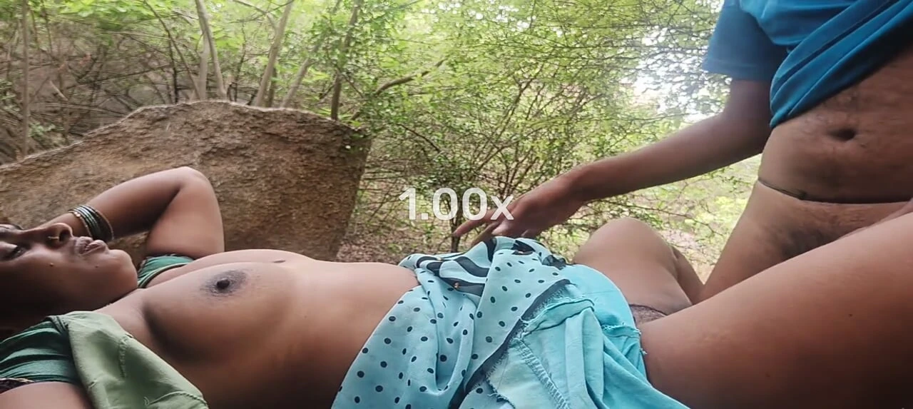 Yummy cum in my aunty thies