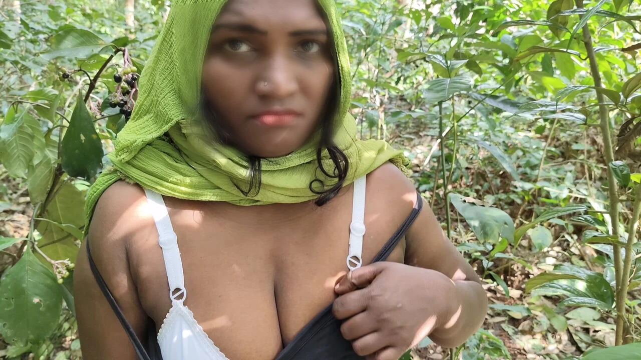 A 19 Age Girl And I Had Very Nice Sex Jungle, He Sucking Cock Beautiful, Because You Climb On Tob Of Me And Fuck Me