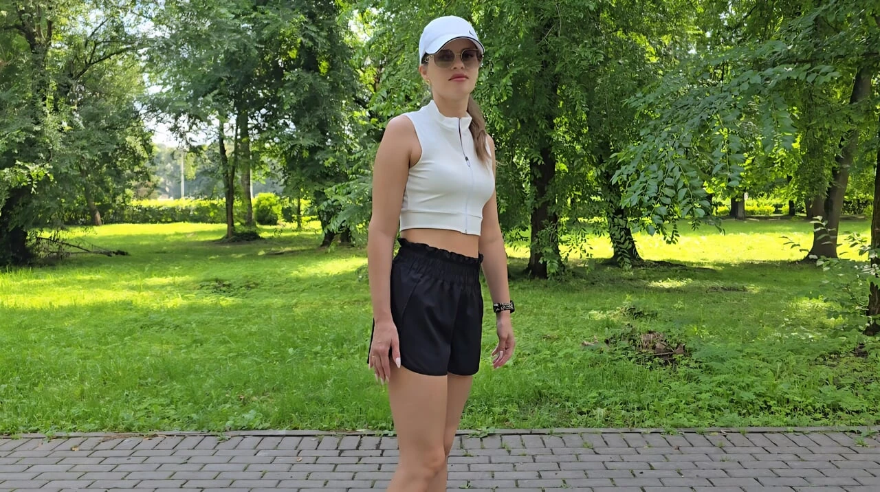 I helped a beautiful girl to cure her leg with a super medicine.