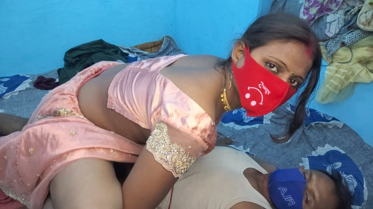 Indian village bhabhi ne Apne devar dudh pilaya iske bad FIR chut chudwai kabhi dogi style mein to kabhi Hindi style mein