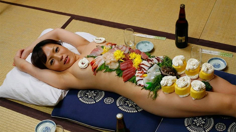 Japanese gal Asuka Ayanami is a food plate, uncensored