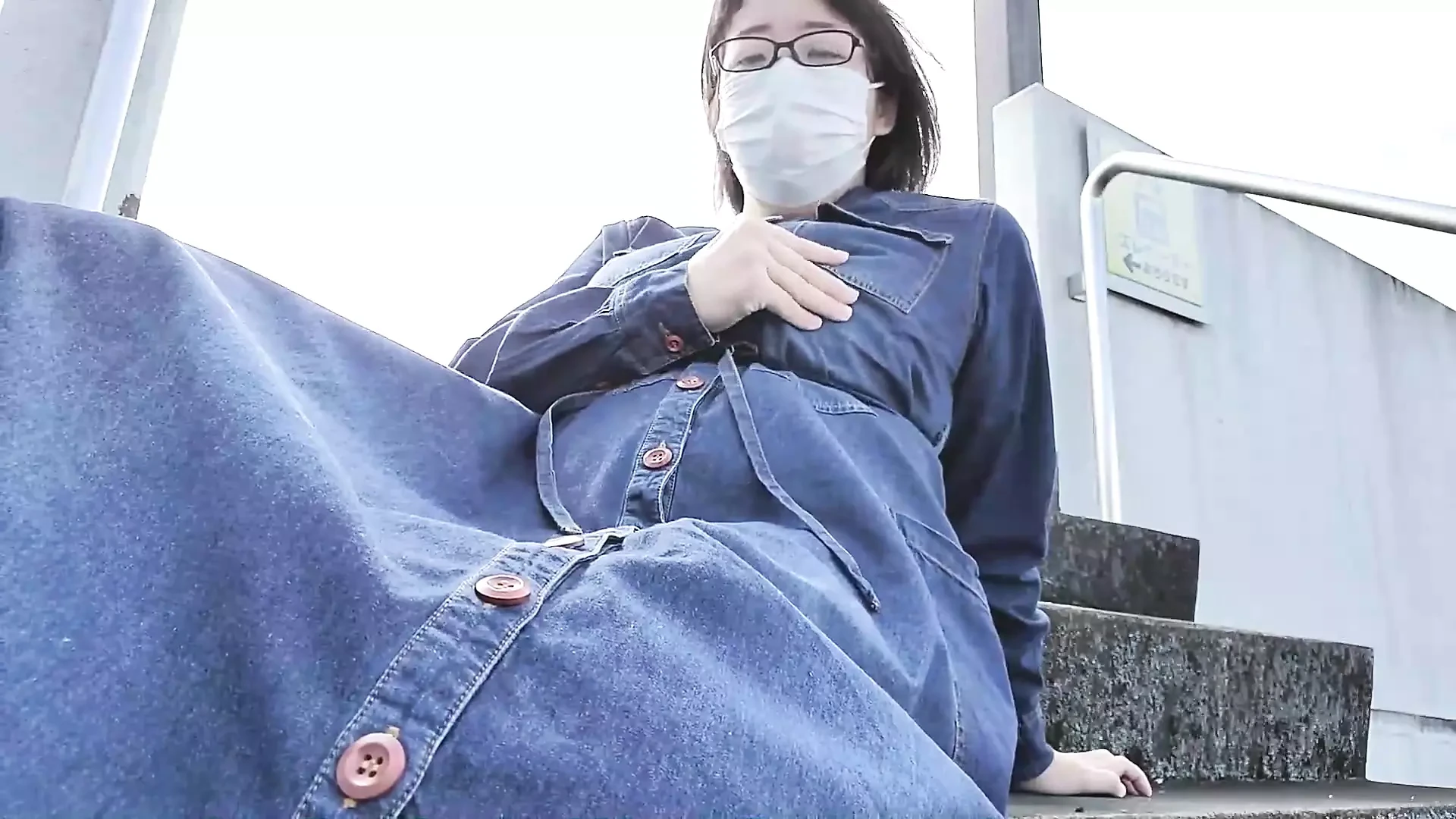 A Married Woman Gets Excited by Outdoor Masturbation