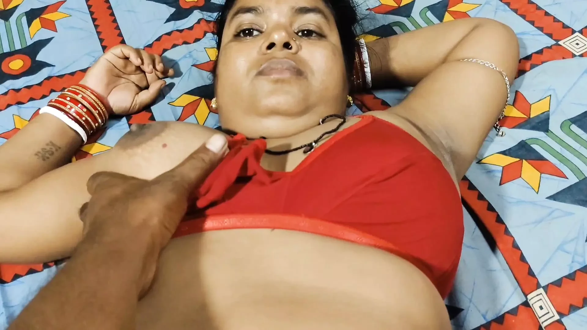Indian hot aunty foking Desi style video