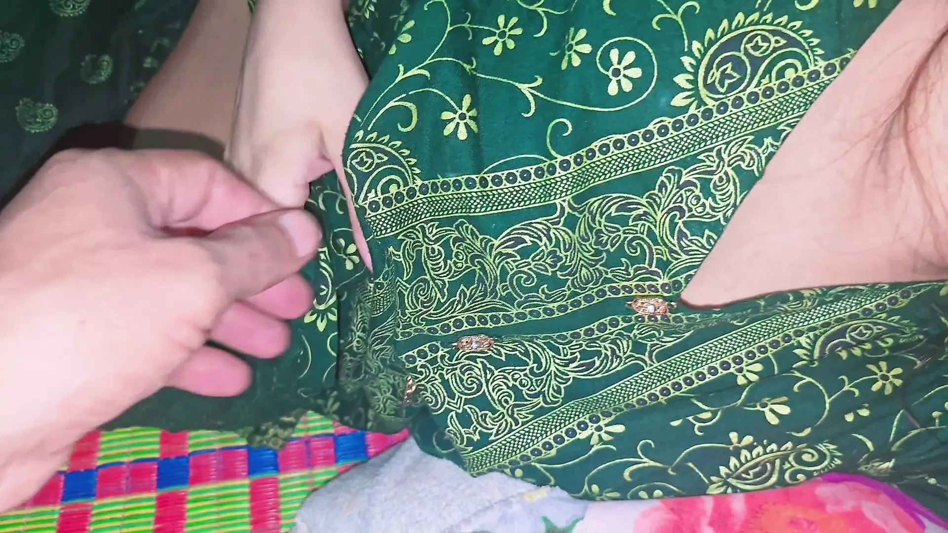 Chut Nahi Dongi – Andar Na Dalna Bas Haath Laga Lo🥵