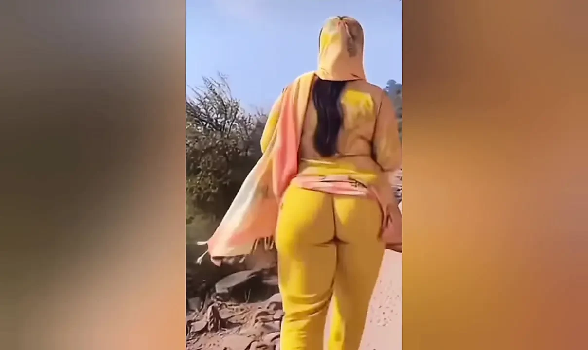 Hot Aunty Seduces Young Boy Pakistani