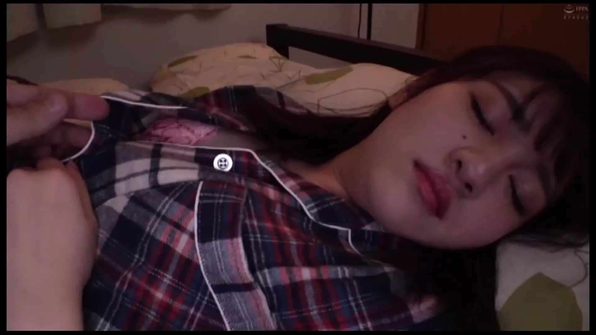 Ena Haruhi – Man Get Lucky With His In-Law part 2