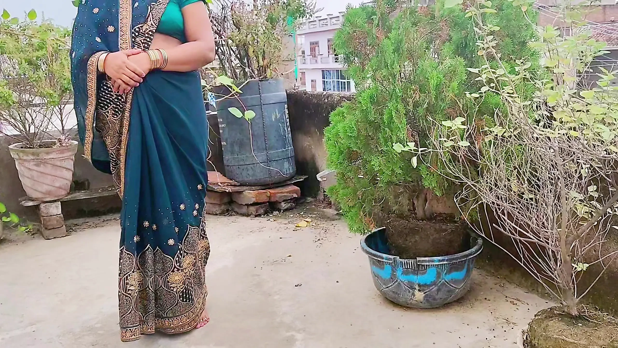 Indian Desi padosan bhabhi ki jordar chudai Hindi Audio