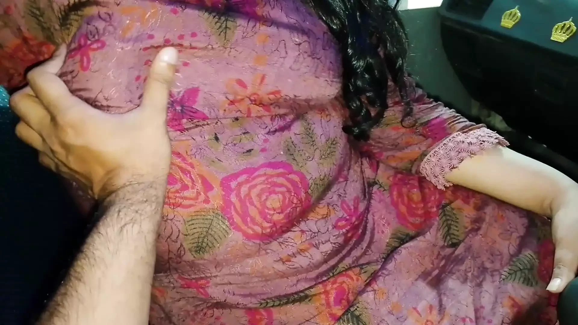 husband and wife have sex in the car – video upload BlackQueenBQ.