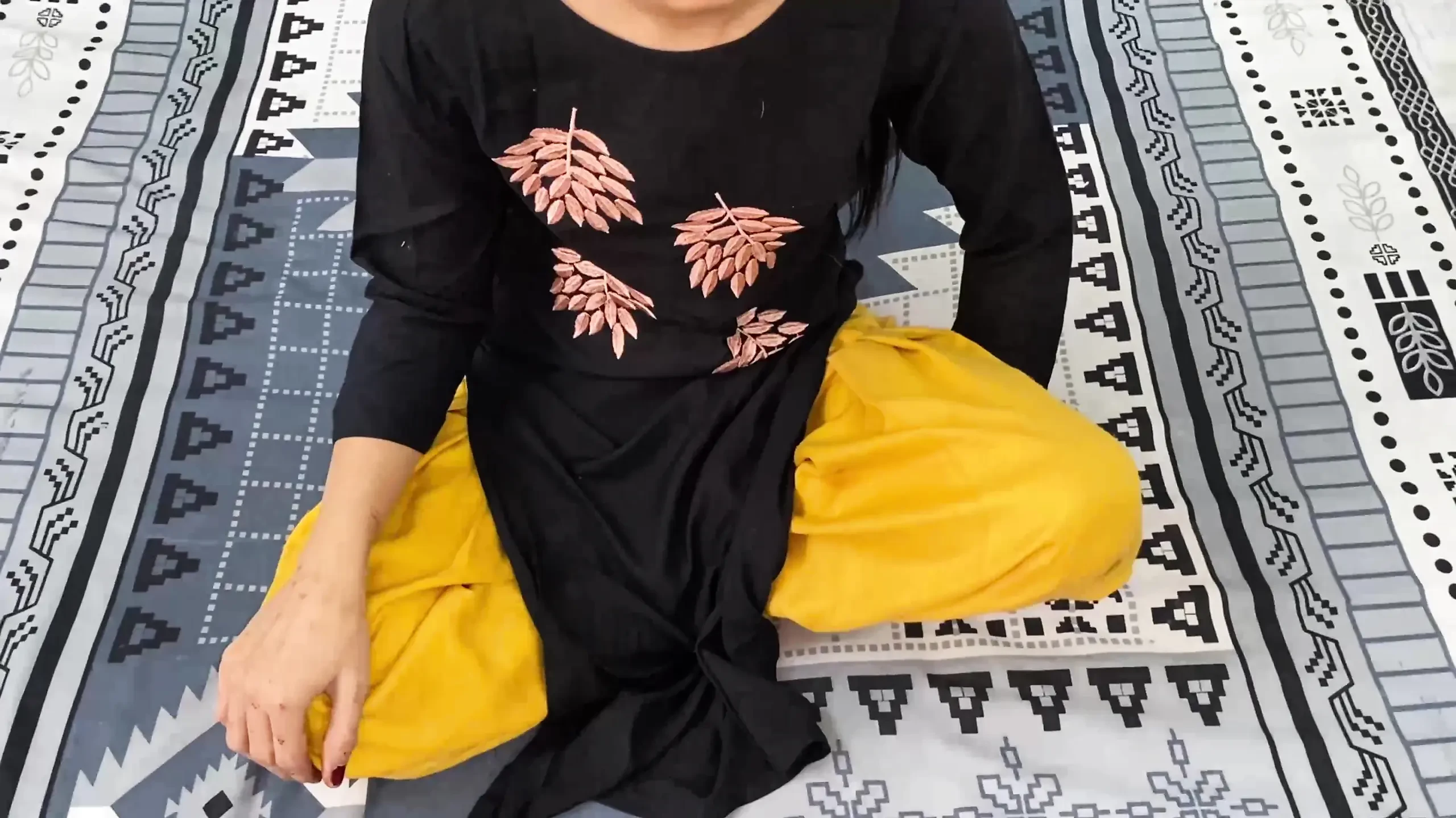 Big ass Punjabi aunty’s ass fucked