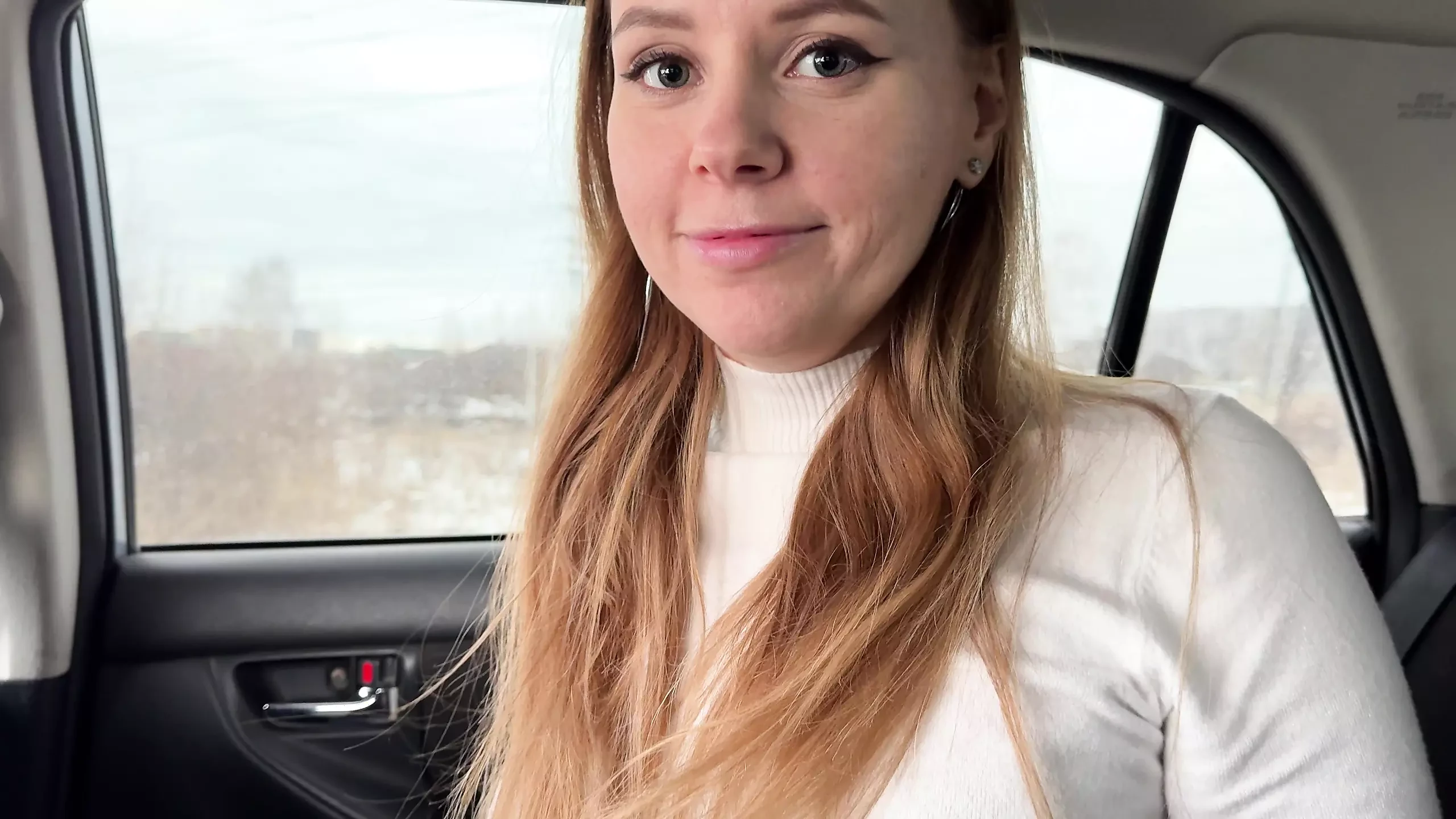 Russian girl gives blowjob in car