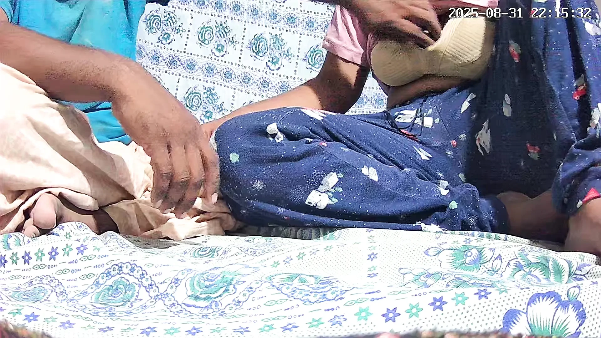 Big duck boy and girl sex in the park 38765