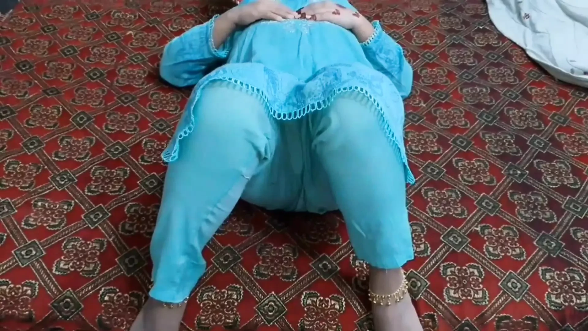 Desi Bhabhi gave me a chance to fuck her alone