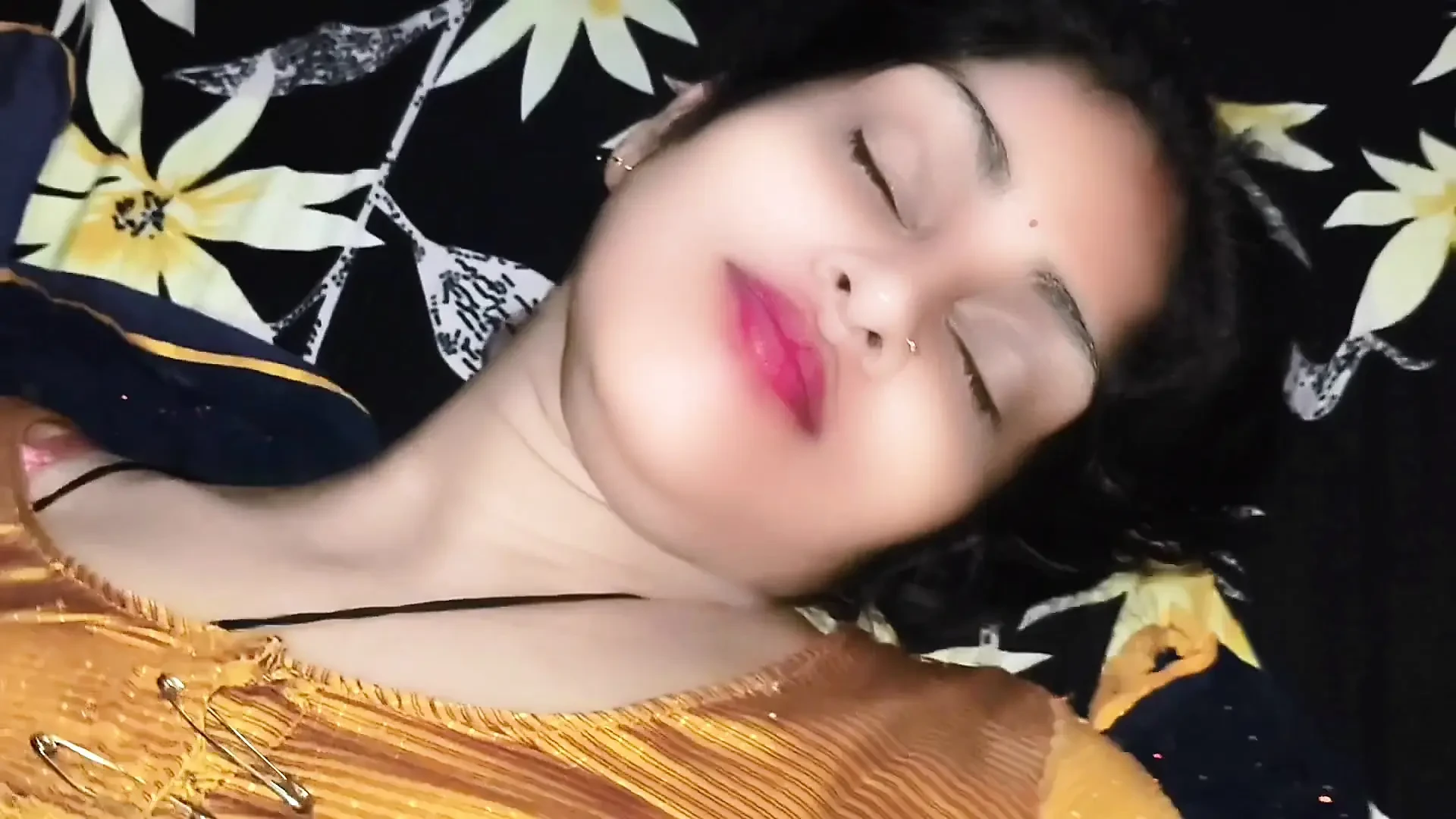 I fucked my sister-in-law hard at night when she came to my room.