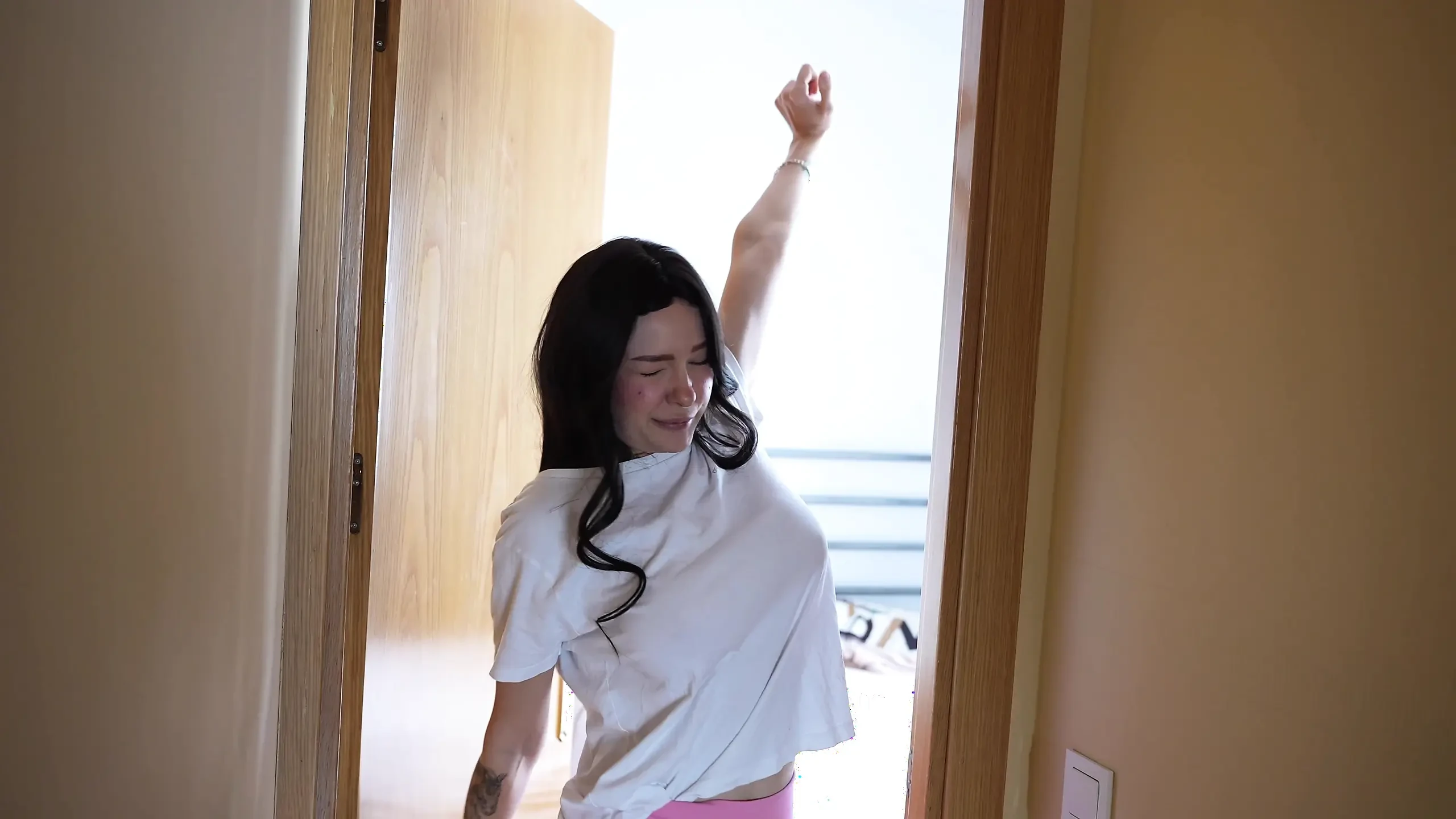 My stepsister pretended to be a sex doll, she didn't know I was fucking this doll in the ass. Anal