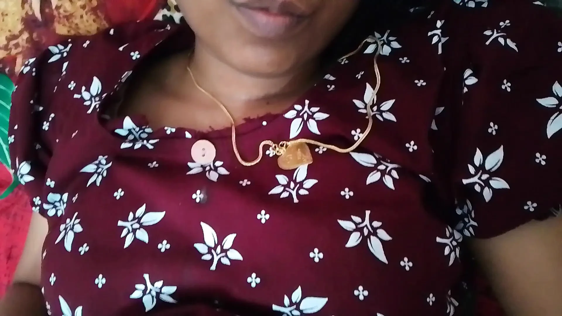 Tamil wife stimulates her husband’s penis with her feet at home