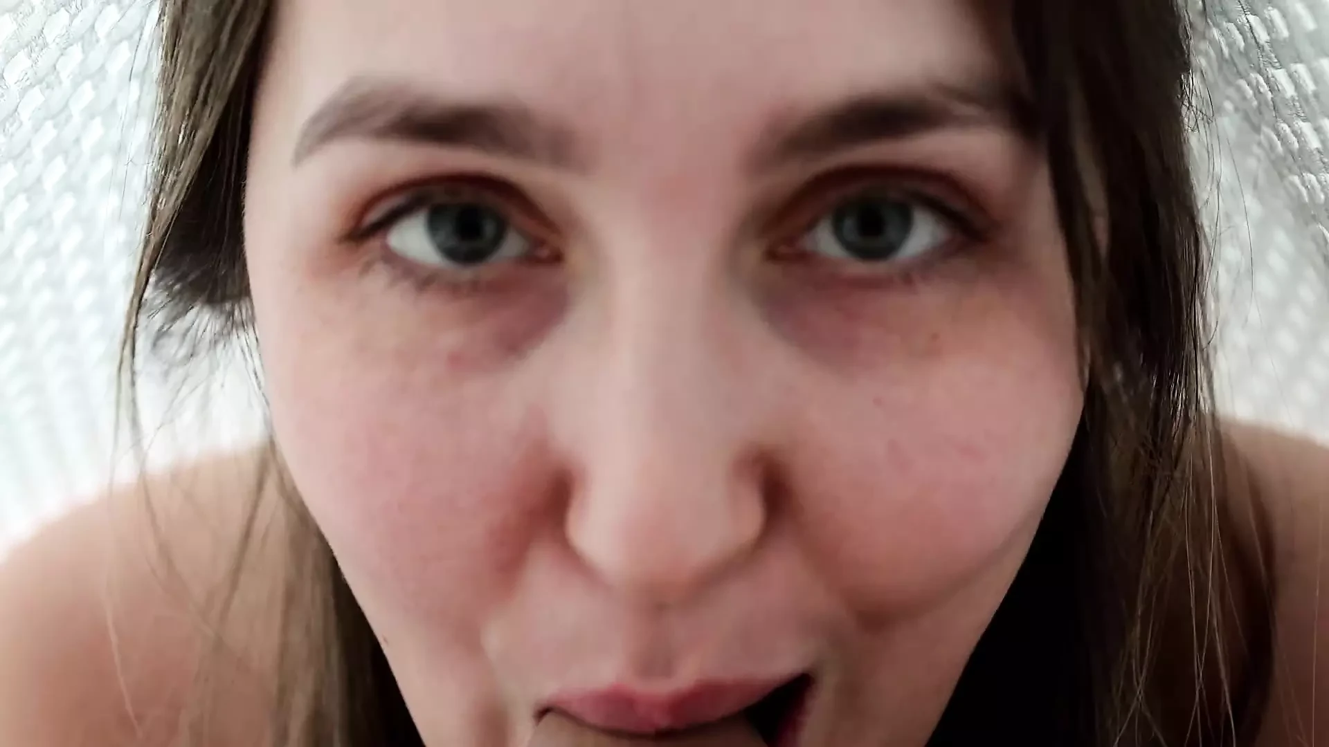 Stepmother Woke up Her Stepson with a Sweet Blowjob