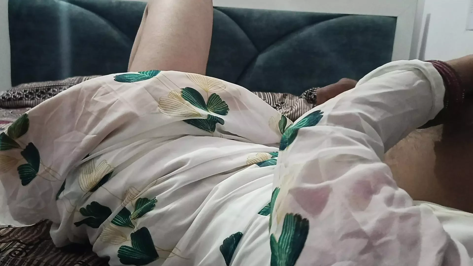 Brother-in-law, how are you laying me without clothes? video