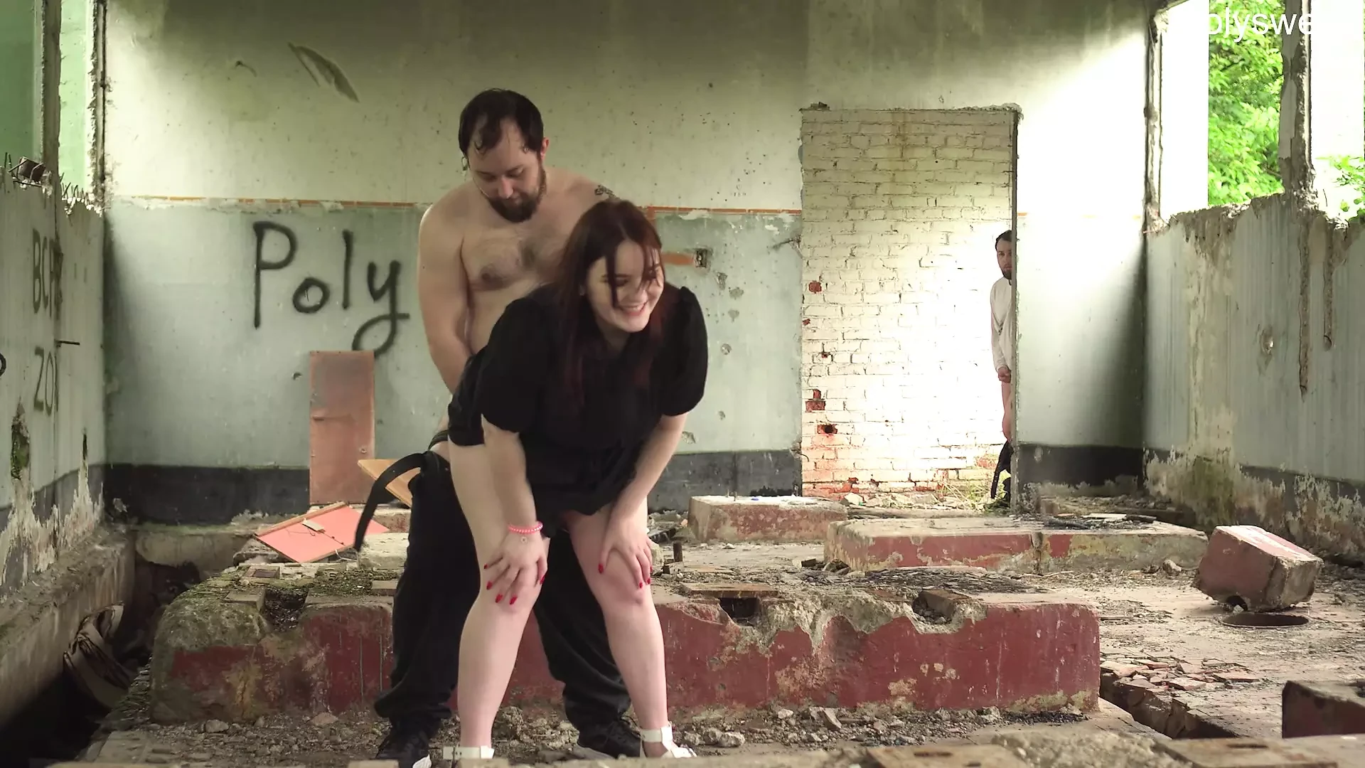 Bull cums in cuckold’s wife in a abandon bilding