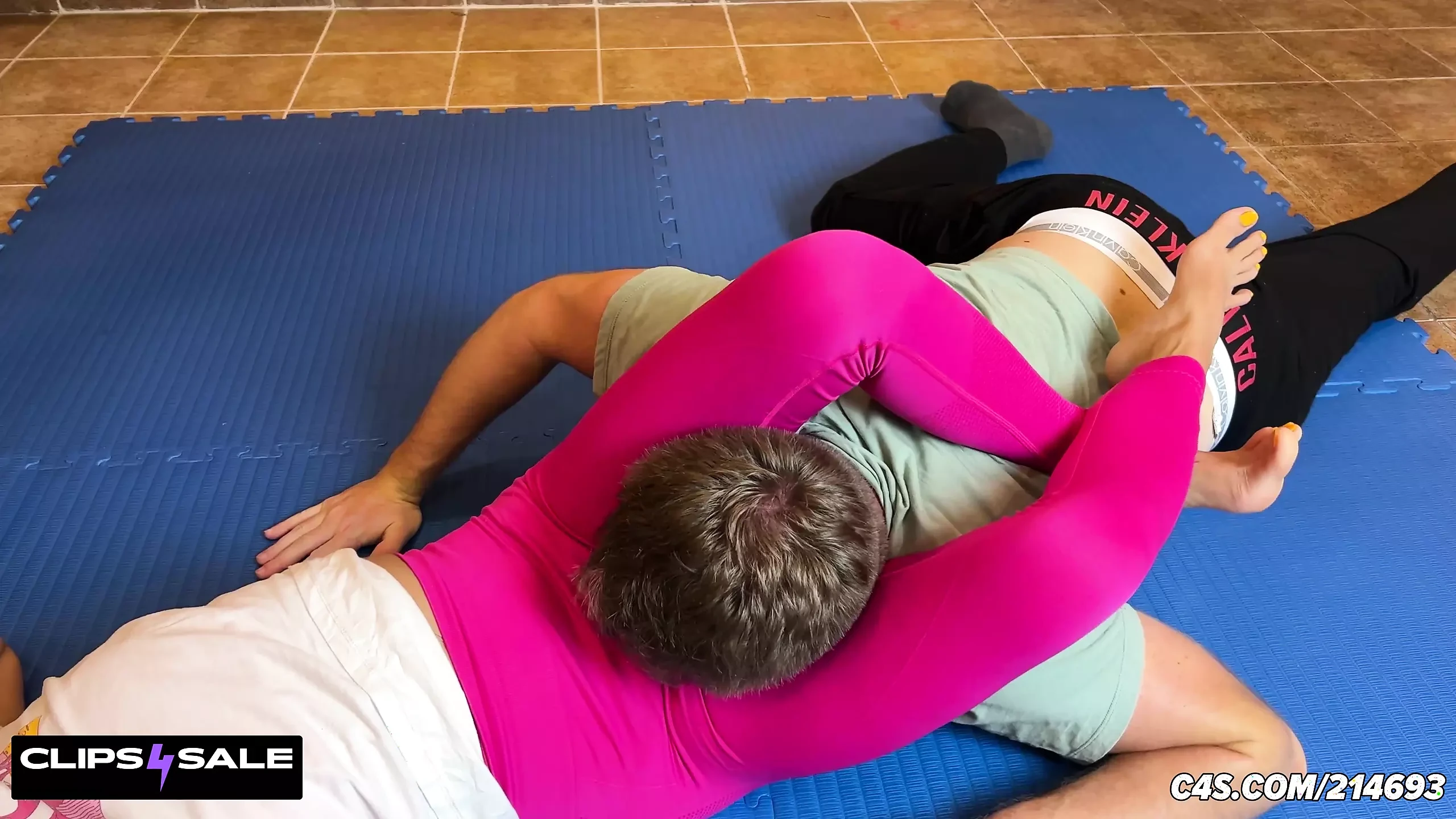 Headscissor Smother Femdom in Pink Yoga Pants