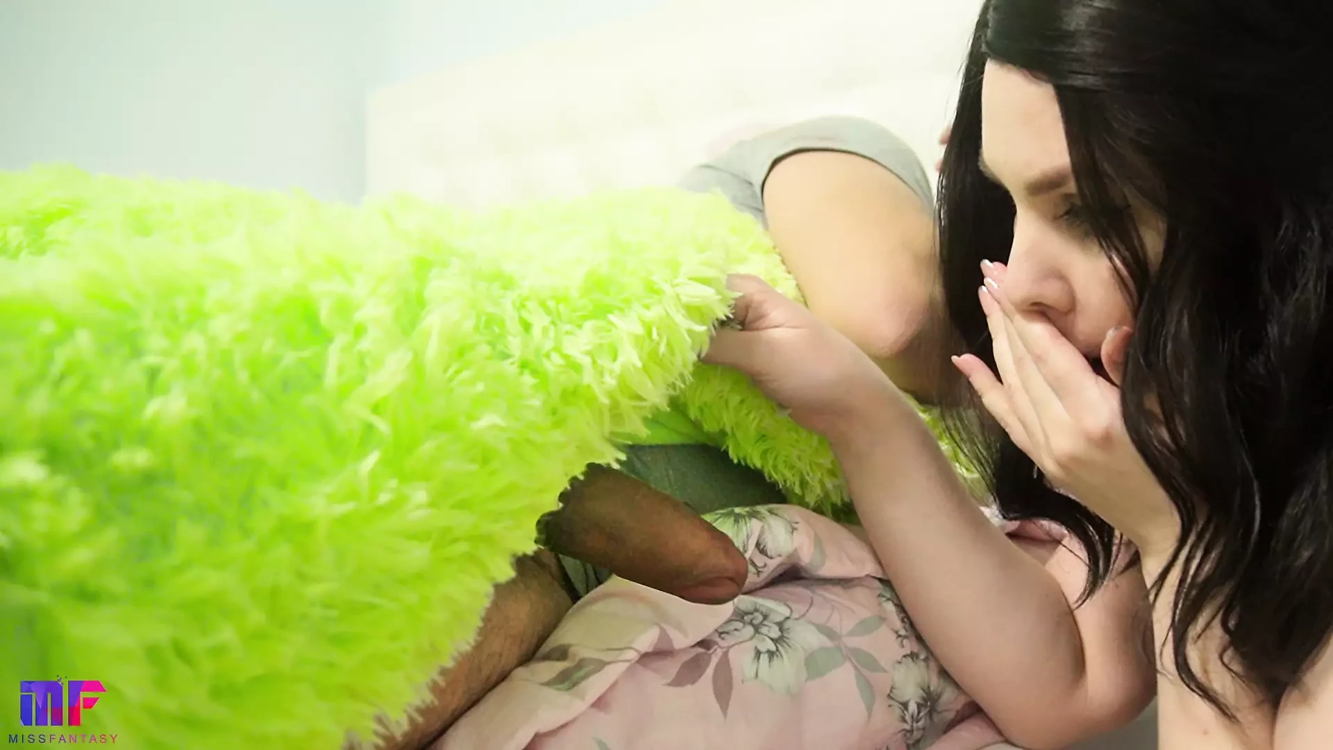 Tired stepfather came in his stepdaughter’s mouth and didn’t even realize it was her