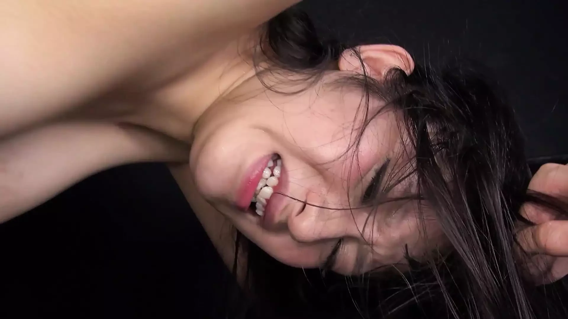 ASIAN JAPANESE PORN HOT GIRL FUCKS HER PUSSY WITH A BIG