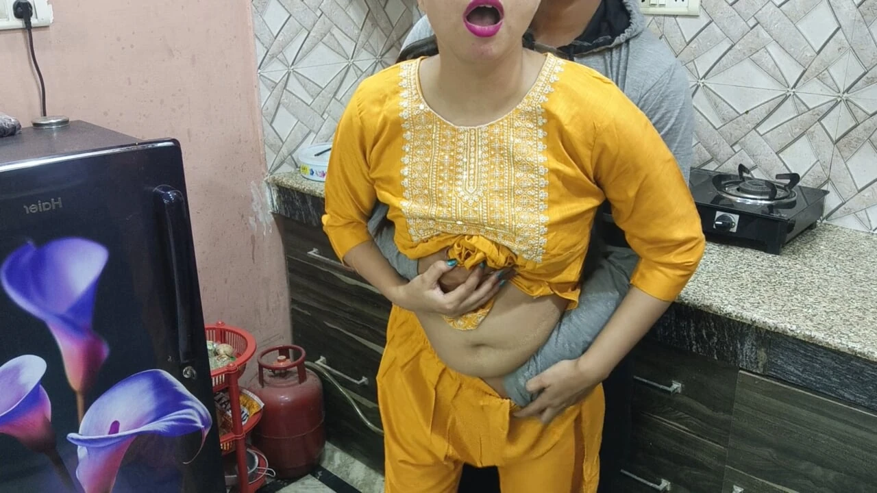 JIJA JI seduced by SAALI’S sexy body fucked her pussy and ass Hindi audio