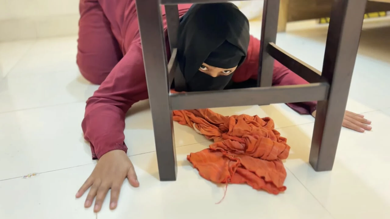 Big Ass Beautiful Arab Hot stepMom Stuck Under Chair!