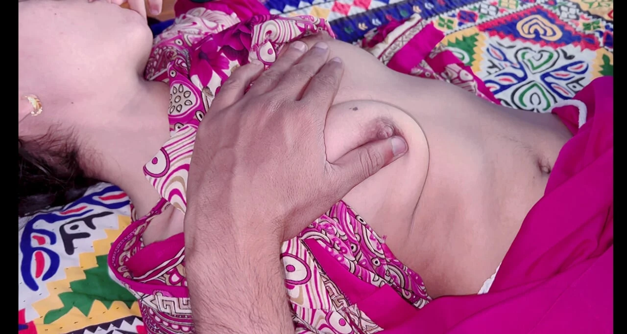 Super Desi Bhabhi 18 years old girl beautiful young Girl in Hostel