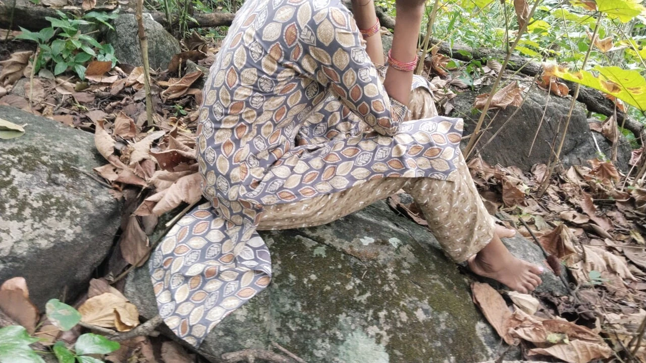 A girl was first time fucking with her boyfriend,A girl was fucking her tight pusssy by local boyfriend