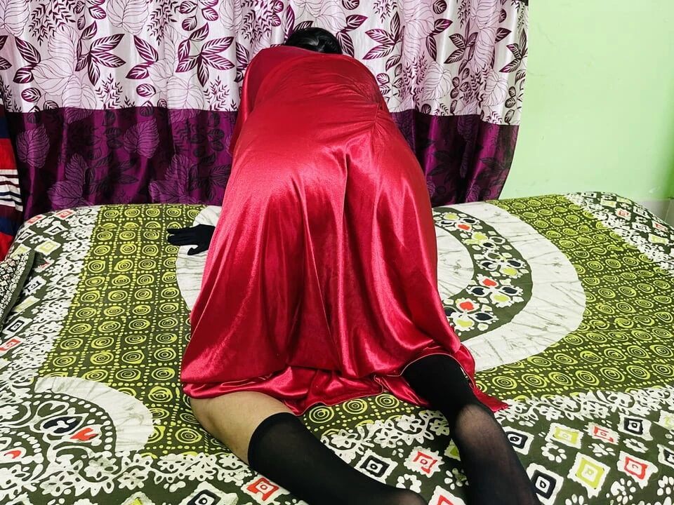 I want to fucked my sexy Bhabhi that’s why I’m touch her