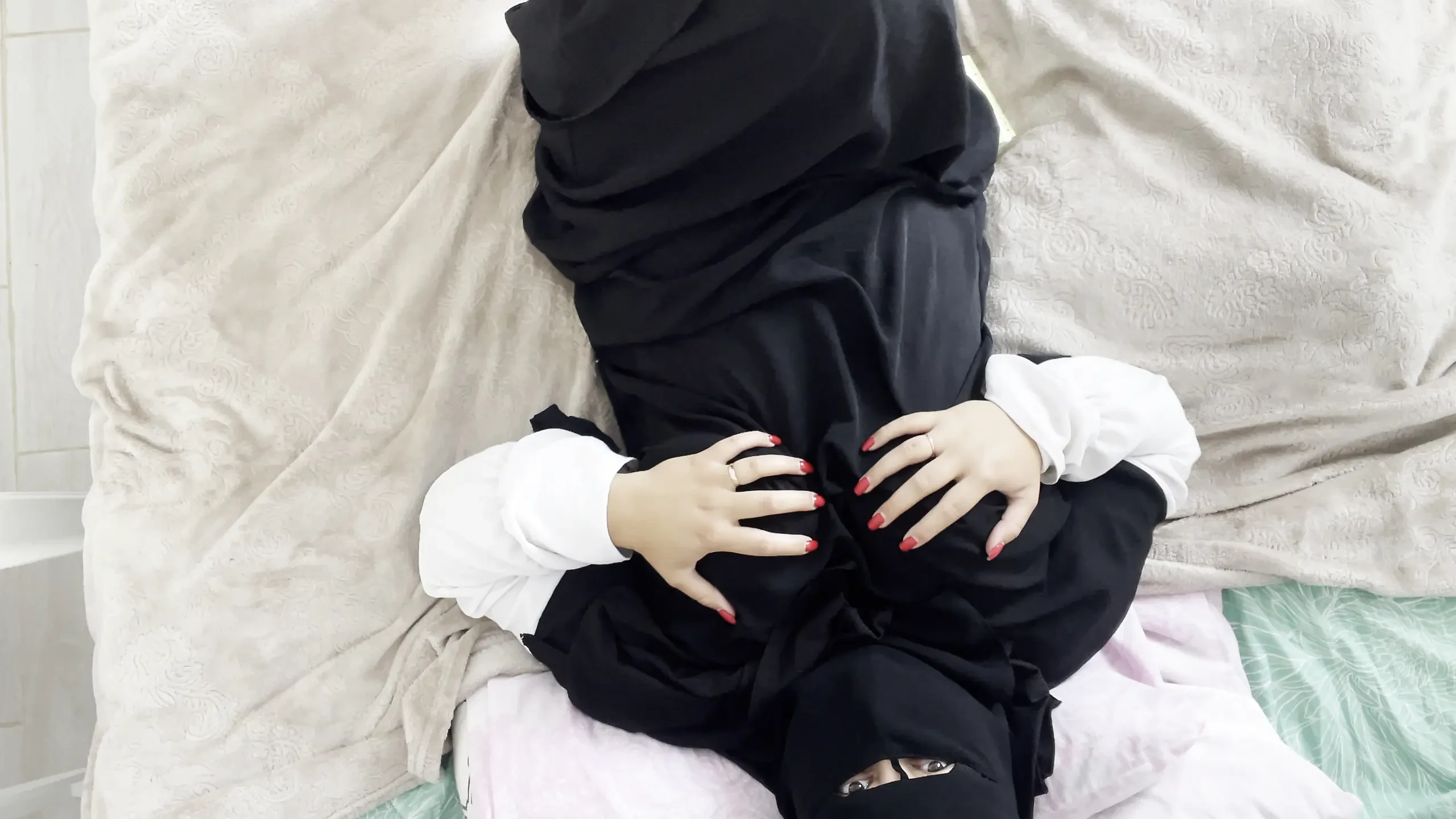 Arab Stepmom Seduces Stepson, No Panties, Gets Hot Cum In Pussy