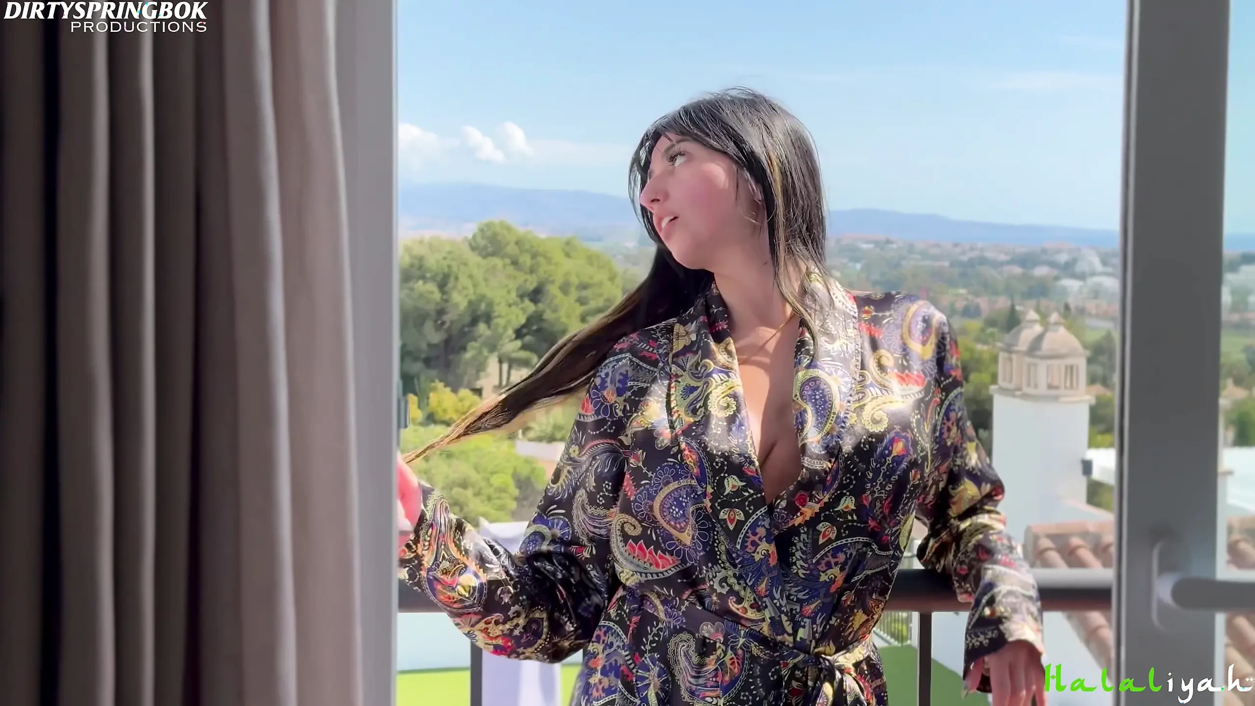 Aaliyah Yasin Plays in the Shower