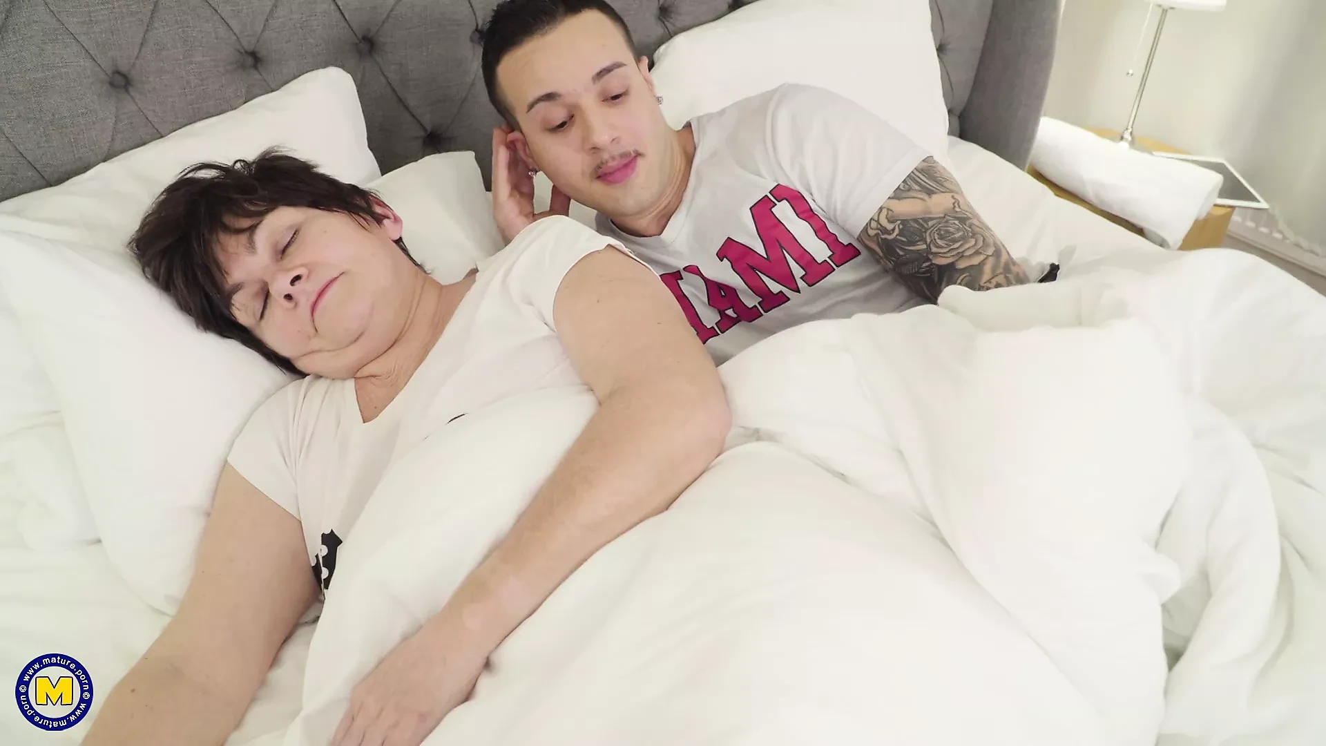 Busty granny having sex with modern boy