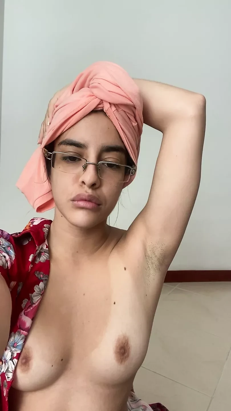 Arab with his turban puts his whole hand in his asshole