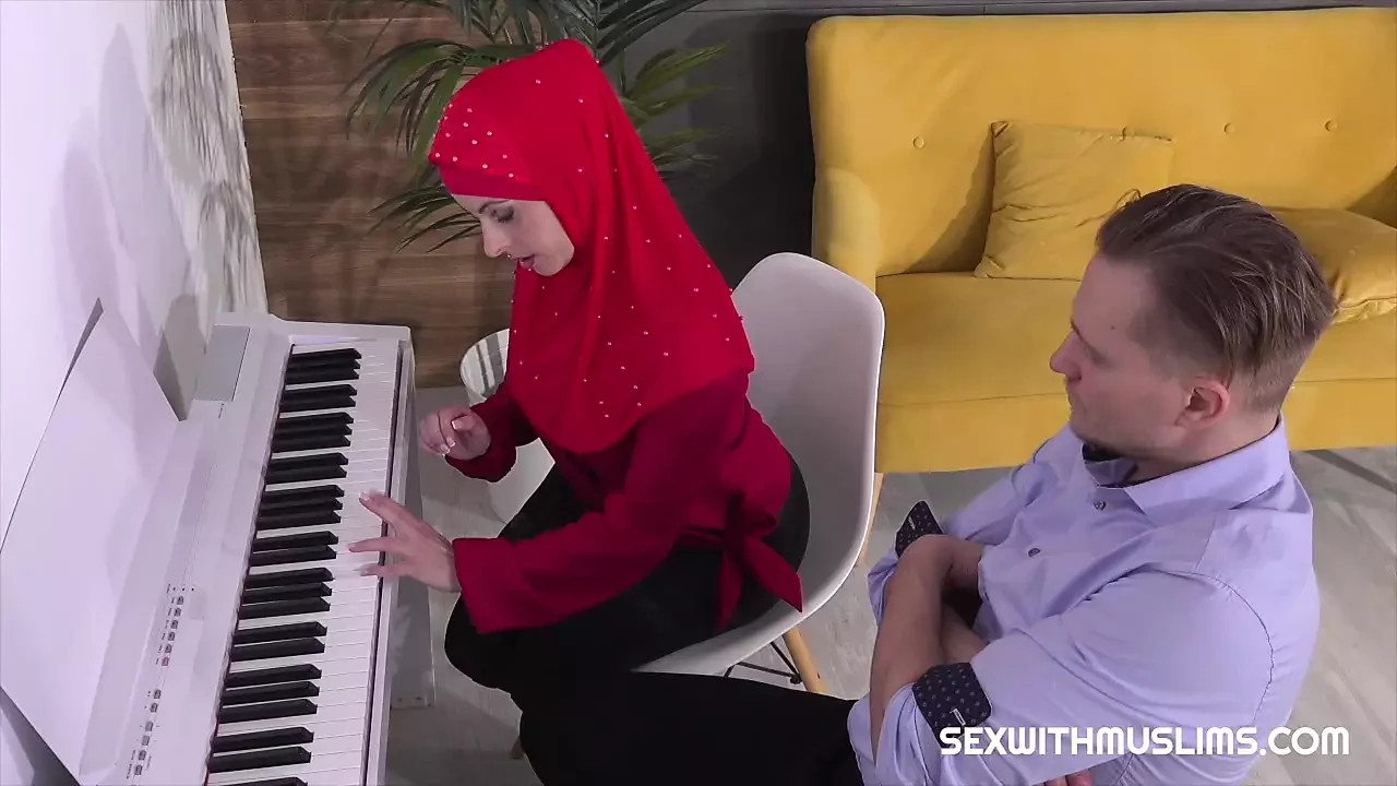 She fucks better than she plays the piano