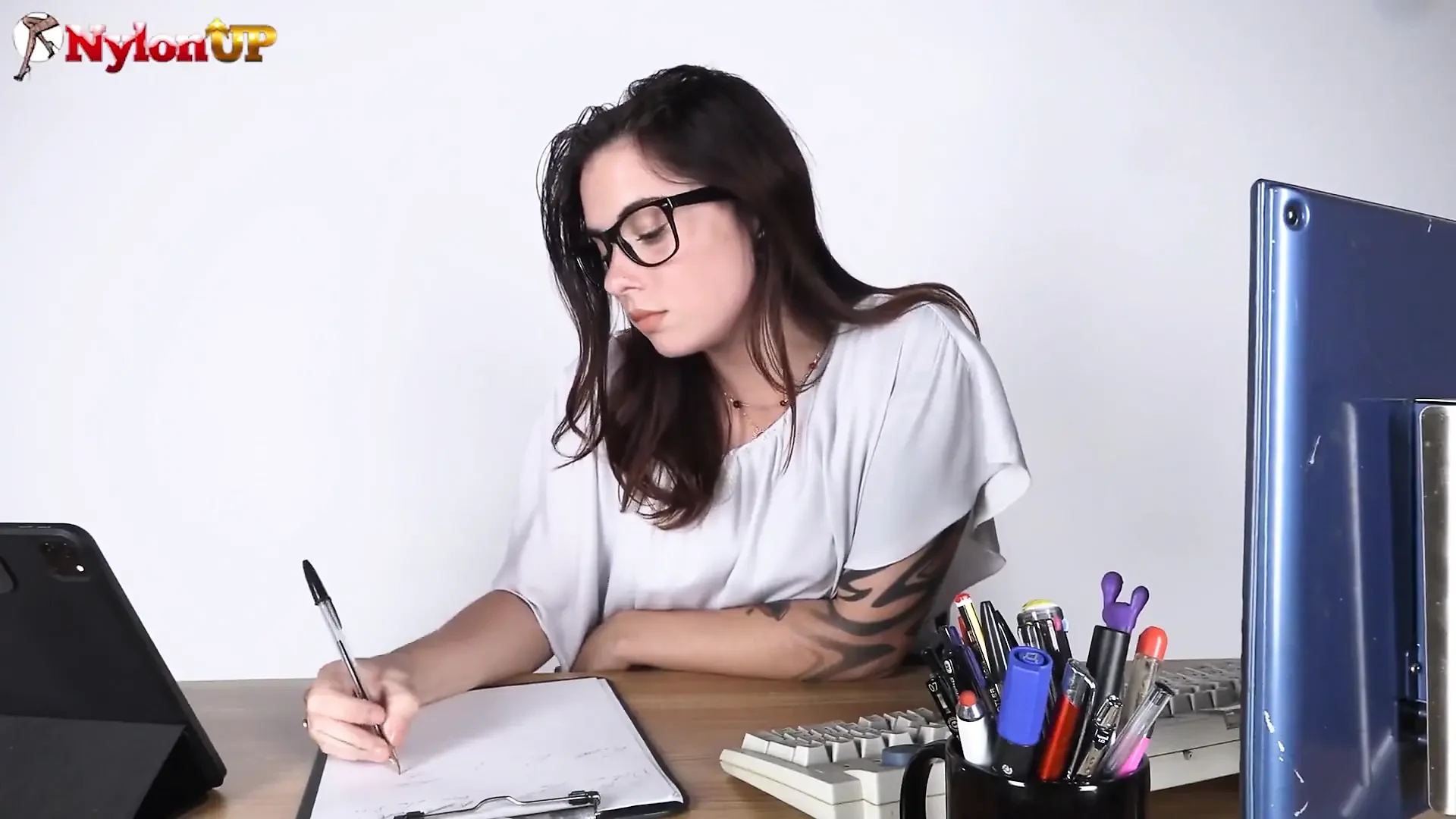 Dominating Boss Repremands Her Foot-loving Secretary’s Failure